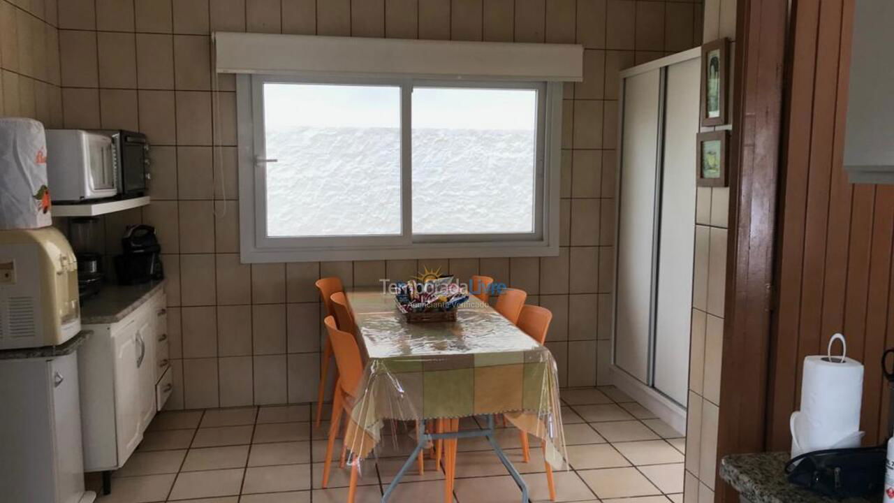 Casa para aluguel de temporada em Florianópolis (Barra da Lagoa)