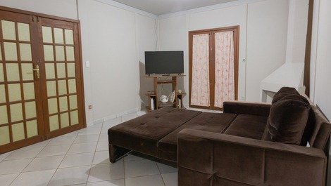 Nice house, ample space (200 mts) from the beach in Itapoá