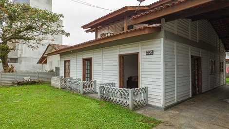 Nice house, ample space (200 mts) from the beach
