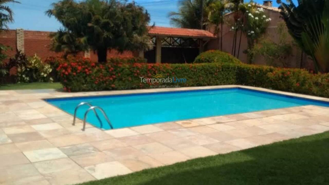 Casa para alquiler de vacaciones em Beberibe (Praia das Fontes)