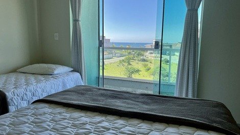 Apartamento de dos dormitorios con vistas al mar.