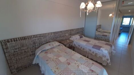 Apartment facing the sea