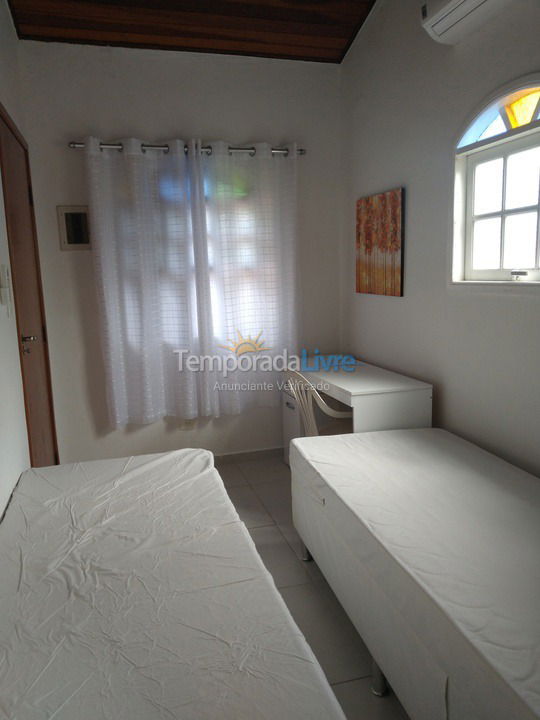 House for vacation rental in Bertioga (Condominio Morada da Praia)