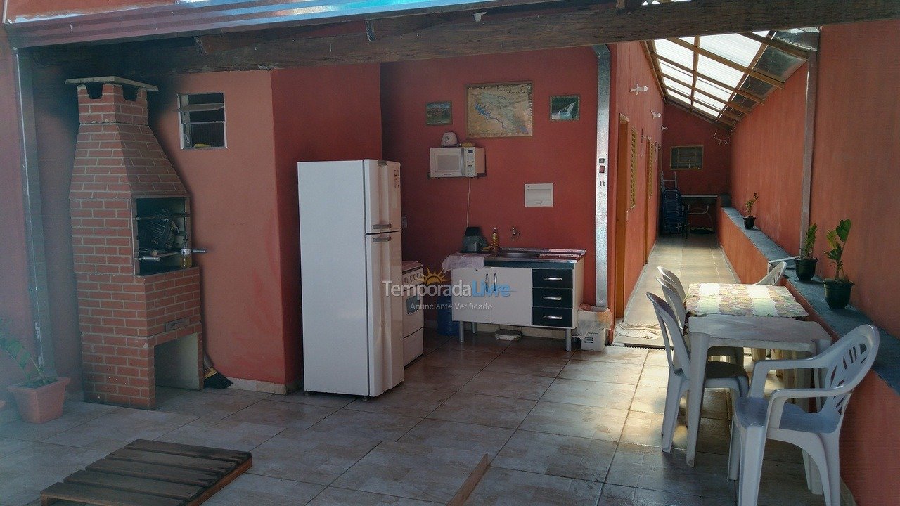 Casa para aluguel de temporada em São João Batista do Glória (Centro)