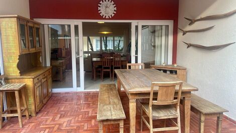 Impeccable Condominium House 200m from the Beach in Juquehy