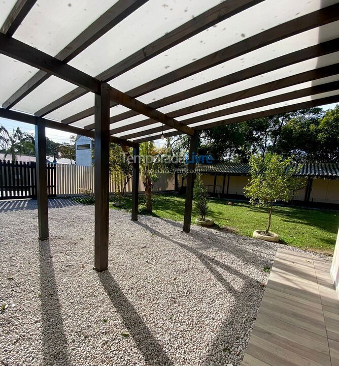 Casa para aluguel de temporada em Bombinhas (Canto Grande)