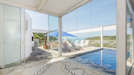 Beautiful Villa with six suites, and paradisiacal view at Horseshoe
