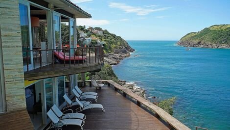 Spectacular mansion with six suites, with panoramic views of Praia...