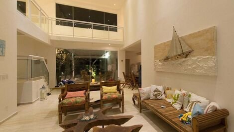 Beautiful Villa with seven suites, right on the sand of Rasa beach