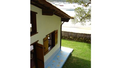 Linda Villa com três quartos, estilo casa de pescador, no pé da...
