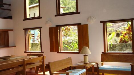 Linda Villa com três quartos, estilo casa de pescador, no pé da...