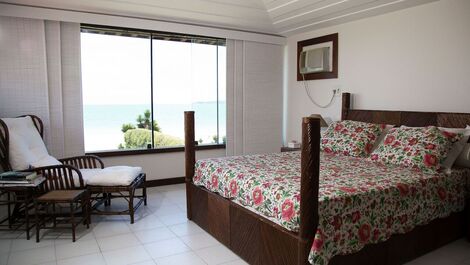 Linda Villa com quatro suítes, pé na areia da Praia Rasa