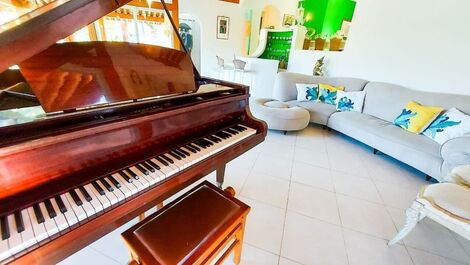 BEAUTIFUL CONDOMINIUM HOUSE WITH PRIVILEGED VIEW TO PRAIA DA...