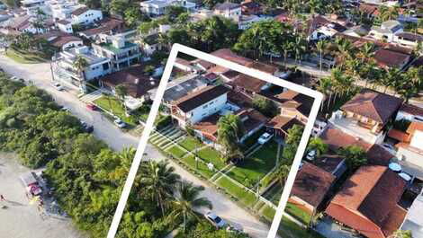 APARTMENT 8 people PE in the SAND, FRONT of the SEA, Lagoinha Ubatuba