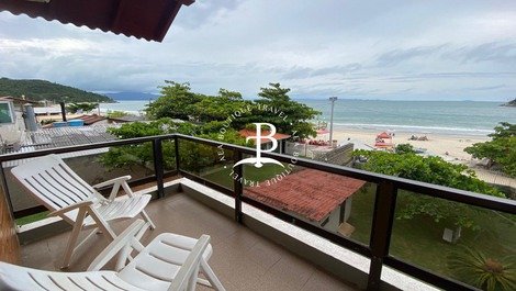 Here is a spectacular apartment with exclusive access to the sea at Praia da Lagoinha!
