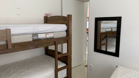 Beautiful 2 bedroom holiday apartment, 1 suite on the beach...