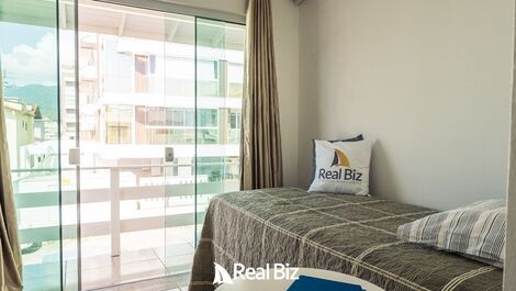 Beautiful vacation home with 5 bedrooms and 1 suite in Praia de...