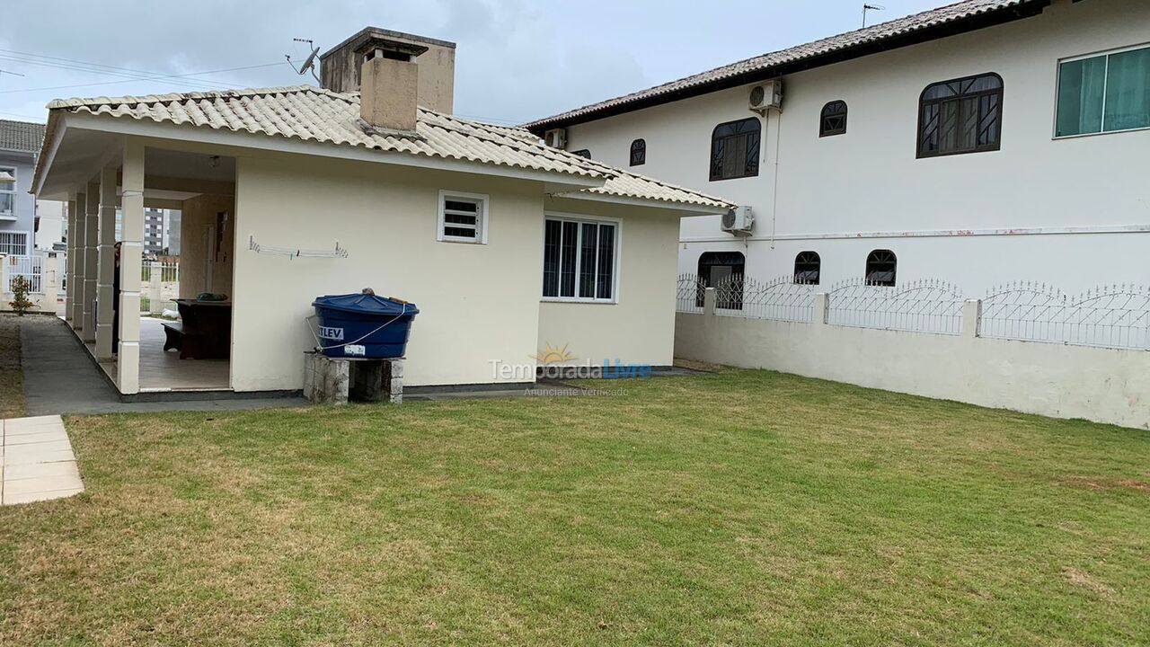 House for vacation rental in Governador Celso Ramos (Palmas)