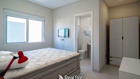 Hermoso ático para vacaciones de 3 habitaciones y 2 suites en la playa...