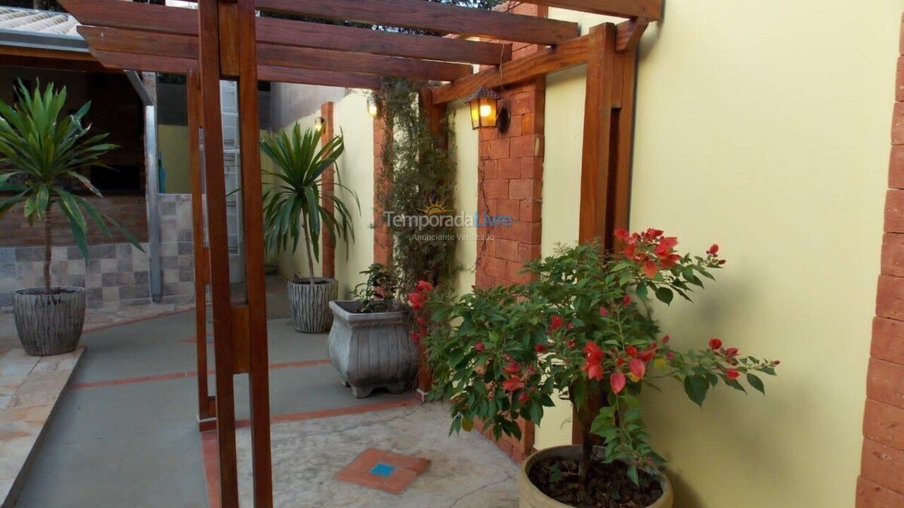 Casa para aluguel de temporada em Brotas (Jardim Paraiso)