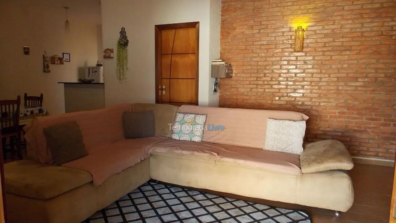 Casa para aluguel de temporada em Brotas Sp (Jardim Santa Cecilia)