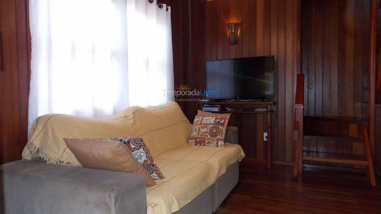 Casa para aluguel de temporada em Brotas Sp (Jardim Santa Cecilia)