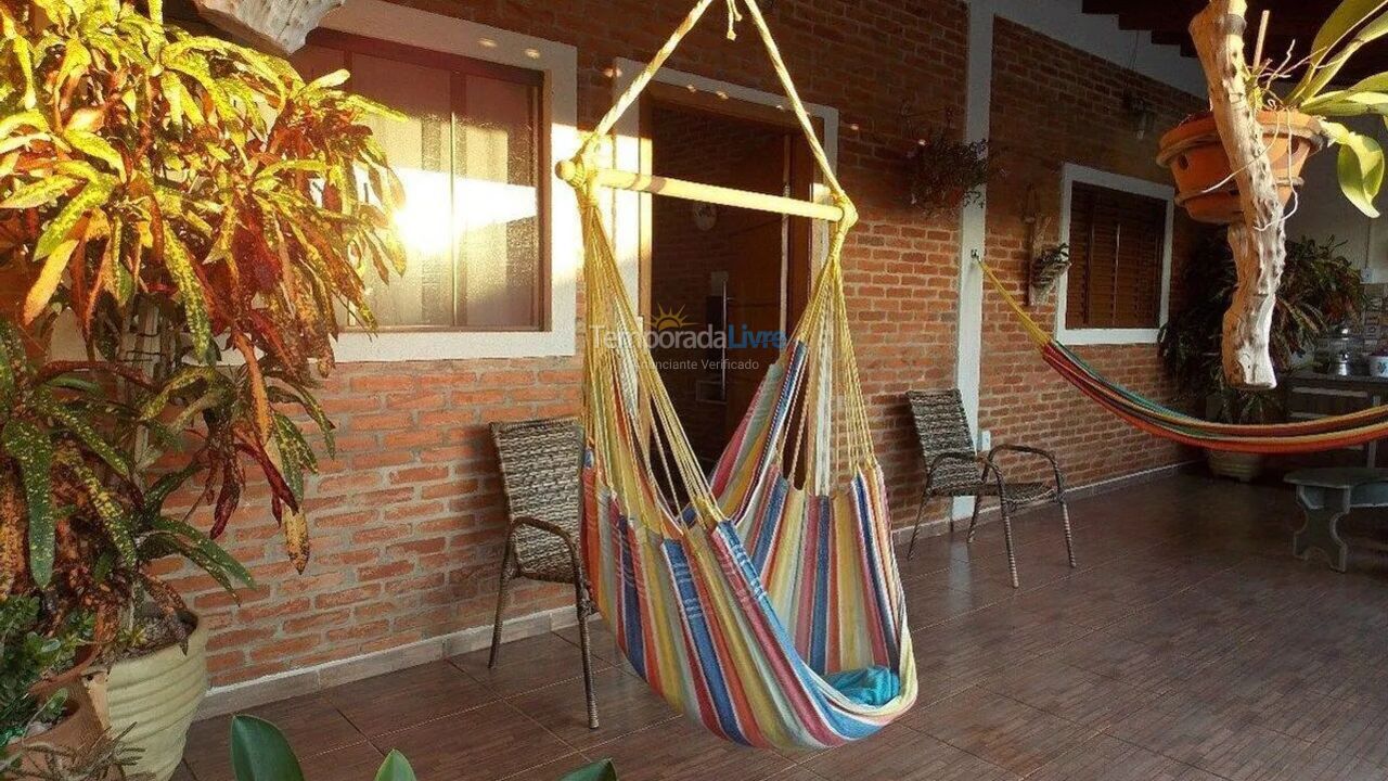 Casa para aluguel de temporada em Brotas Sp (Jardim Santa Cecilia)