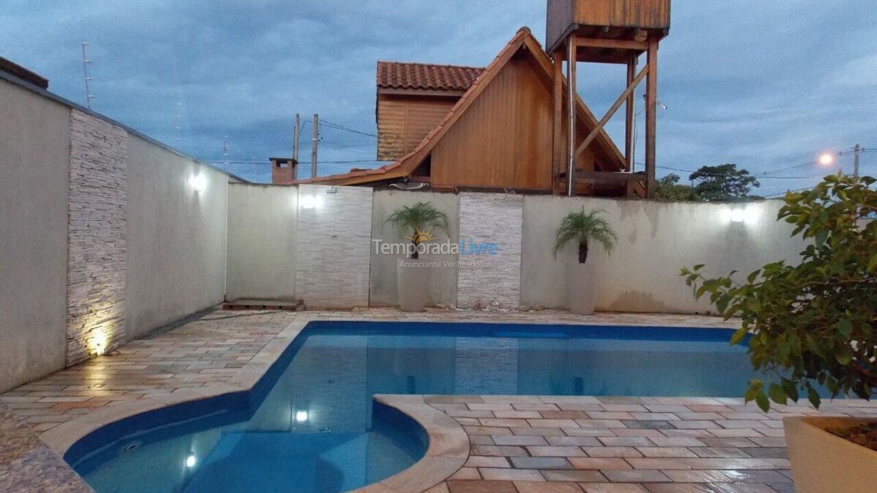Casa para aluguel de temporada em Brotas Sp (Jardim Santa Cecilia)