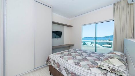 PENTHOUSE WITH SEA VIEW, 4 SUITES FOR UP TO 10 PEOPLE IN BOMBAS