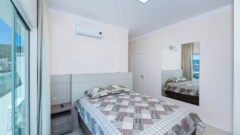 PENTHOUSE WITH SEA VIEW, 4 SUITES FOR UP TO 10 PEOPLE IN BOMBAS