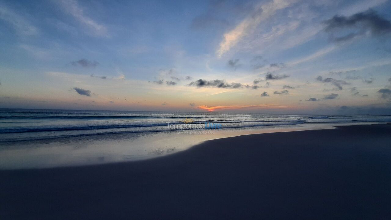 Casa para aluguel de temporada em Arraial do Cabo (Camboinhas)
