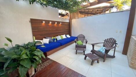 Hermosa casa que consta de cuatro suites, en un condominio