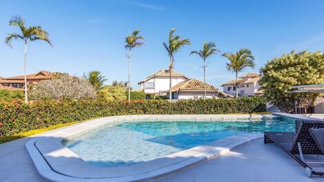 Beautiful house with 6 suites, in a condominium in front of the sea, in Geribá