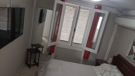 Linda casa em condomínio, em Manguinhos, com 4 quartos