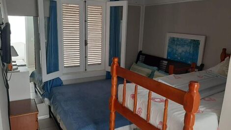Linda casa em condomínio, em Manguinhos, com 4 quartos