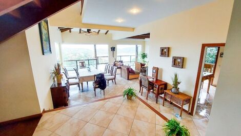 Excellent House at the top of Ferradura, with 4 suites and an incredible view