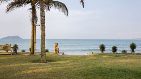 Beautiful house with seven suites, panoramic view of the beach