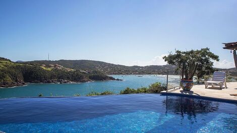 Linda casa, no costão da Ferradura, com vista espetacular