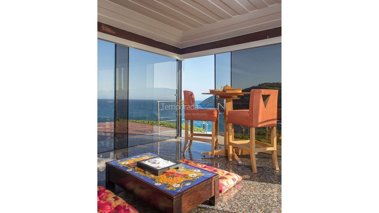 Casa para aluguel de temporada em Armação dos Búzios (Praia da Ferradura)