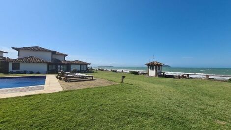 A charming house, in a condominium on the beach, Praia Rasa.