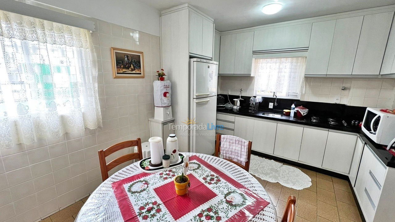 Apartamento para alquiler de vacaciones em Balneário Camboriú (Praia Central)