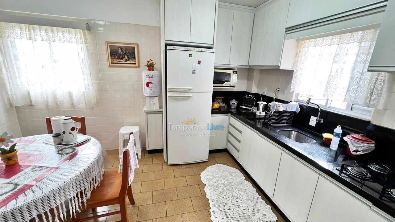 Apartamento para alquiler de vacaciones em Balneário Camboriú (Praia Central)