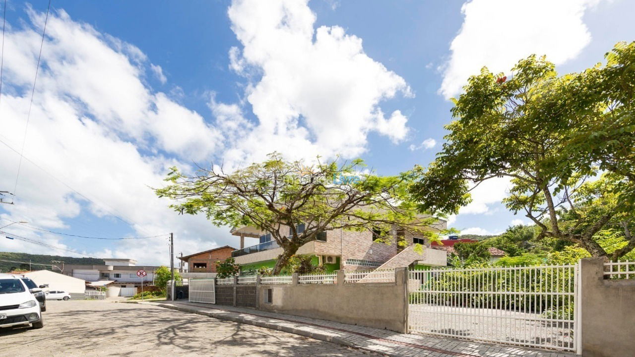 Apartamento para aluguel de temporada em Bombinhas (Praia de Zimbros)