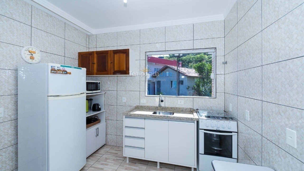 Apartamento para alquiler de vacaciones em Bombinhas (Praia de Zimbros)