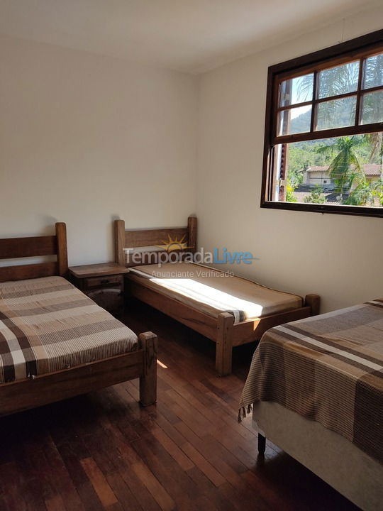 Casa para aluguel de temporada em Ubatuba (Ressaca)