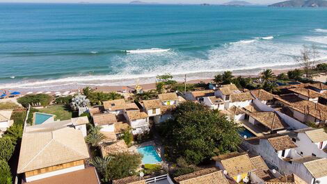 Hermosa casa con dos suites y un dormitorio, frente a la playa de Geribá