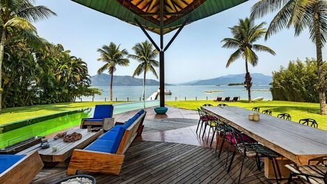 Ang001 - Luxurious beachfront villa in Angra dos Reis