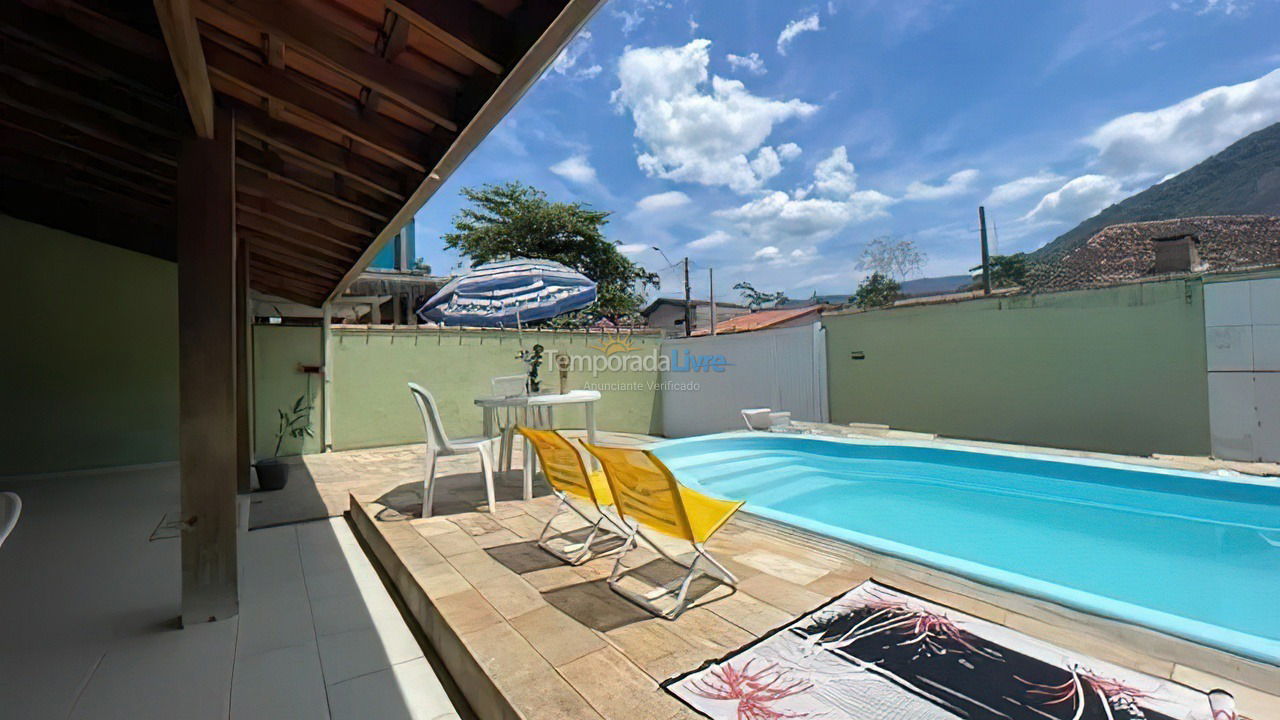 Casa para alquiler de vacaciones em Ubatuba (Praia do Lázaro)