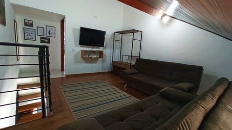 Mezanino, living room, com smartv e netflix