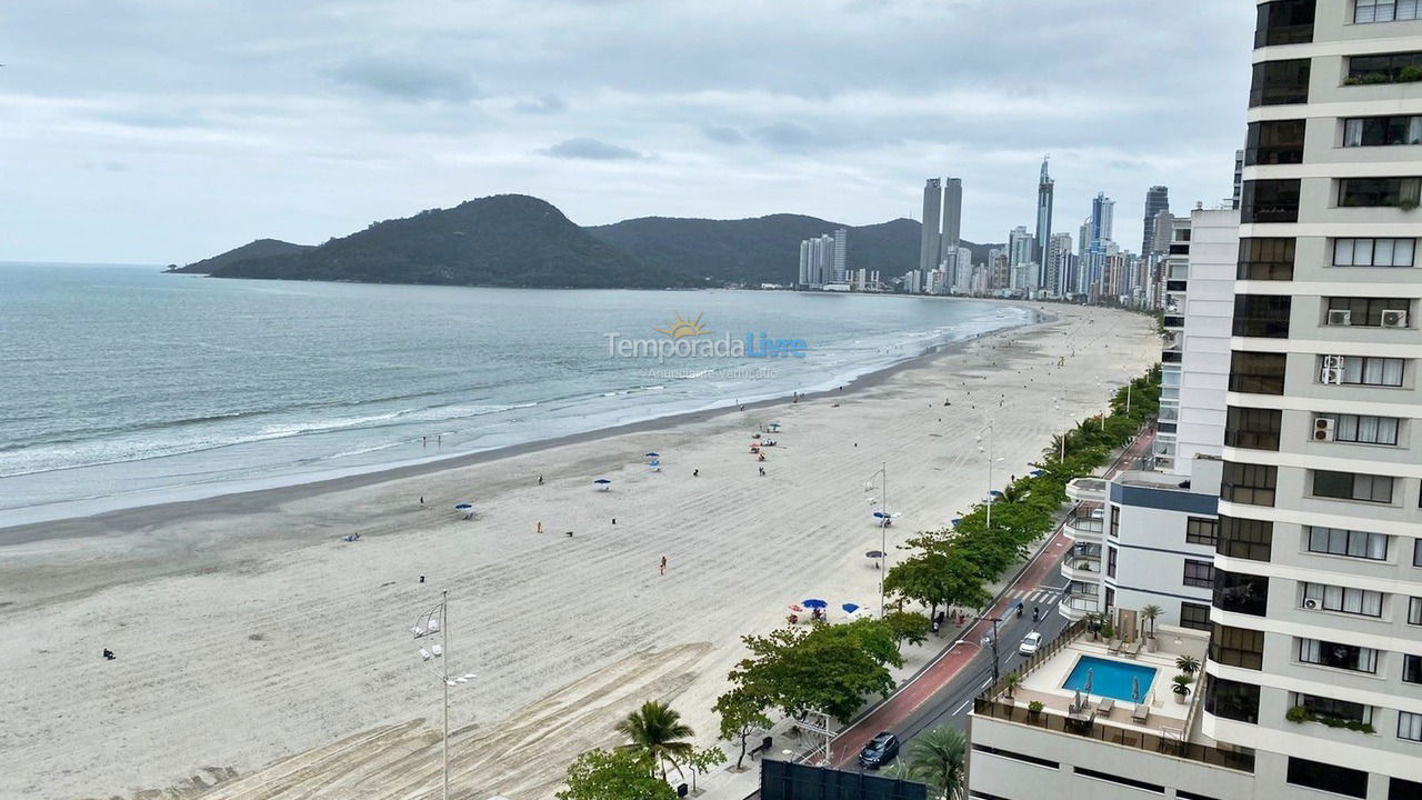 Apartamento para aluguel de temporada em Balneário Camboriú (Praia Central)